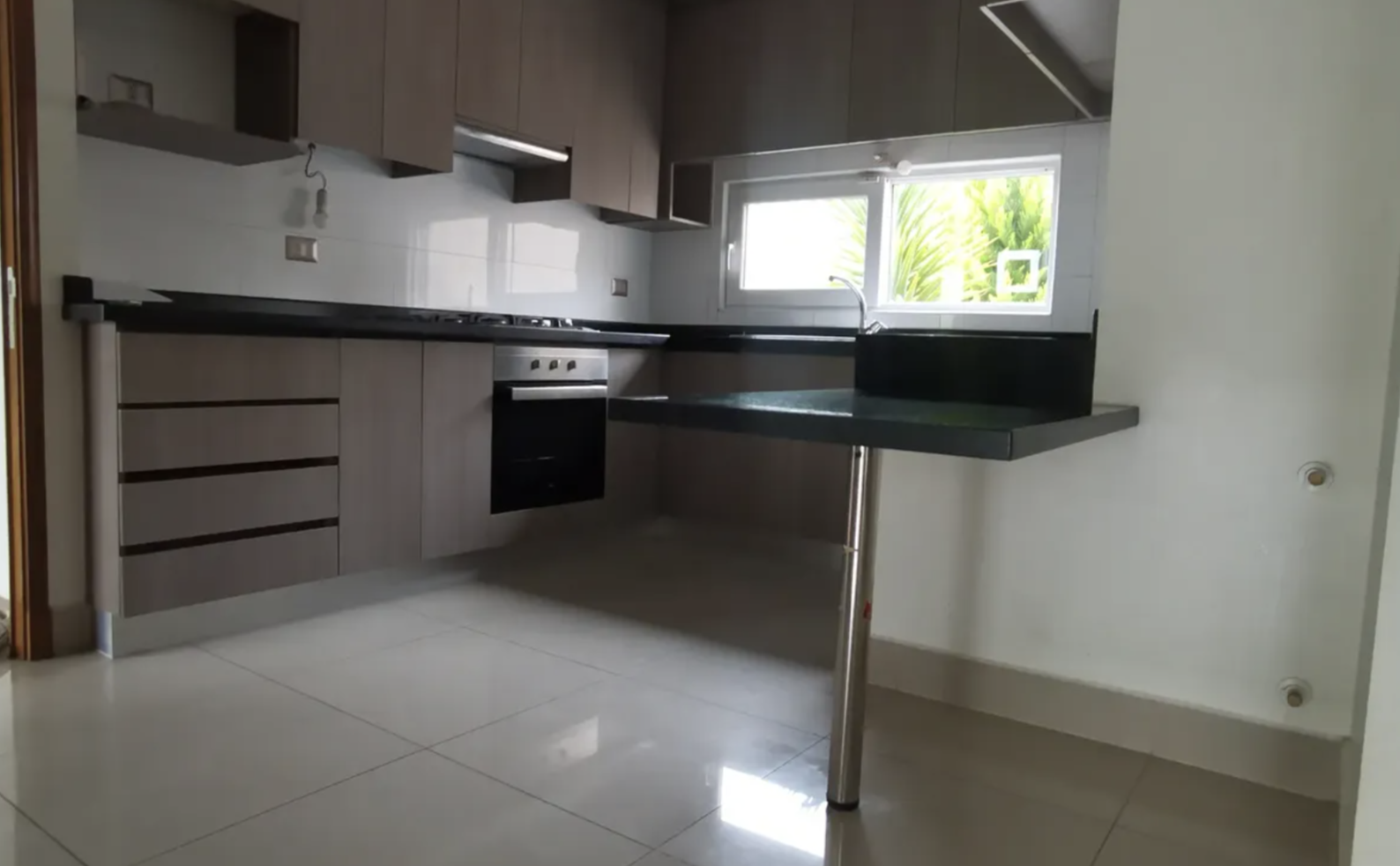 Casa Mediterranea en Arriendo, Barrio Chamisero